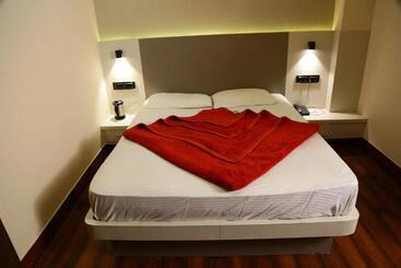 ホテル Aangan Regency