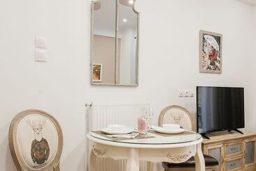 شقق خاصة سياحية Nicholas Point Apartments And Rooms