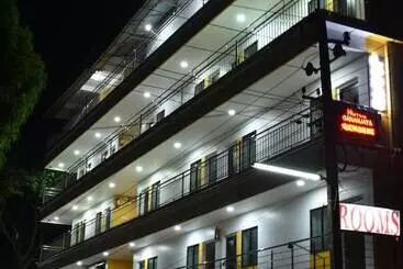 Iroomz Hotel Gananjaya   Hostel
