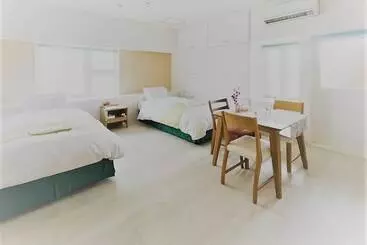 Hotel Wires