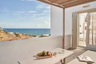 ホテル Volcano Luxury Suites Milos  Adults Only