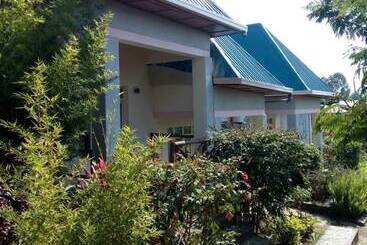 مبيت وإفطار East Africa Amazon Guest House