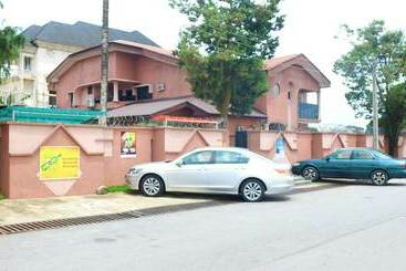 ホテル Gems Grand Lodge