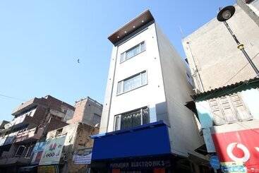 Oyo 24501 Hotel Forever Inn