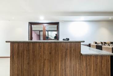 Hotel Century Executive By Oyo Rooms