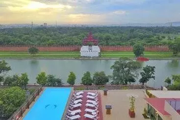 Hotelli Sunset Palace View Suites