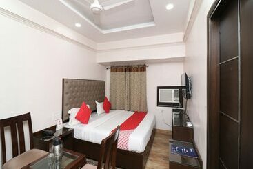 Oyo 27802 Hotel Boom Room