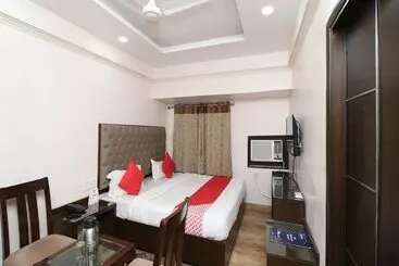 Oyo 27802 Hotel Boom Room