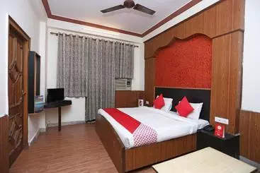 Hotel Dolphin By Oyo Rooms