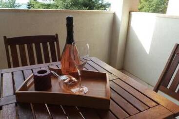 آپارتمان‌های توریست‌ها Apartments Henc