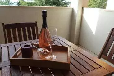 ツーリストアパートメント Apartments Henc