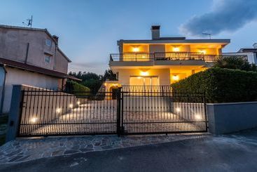 관광객 아파트 Apartments Makora