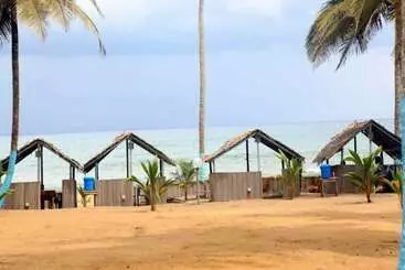 هتل Hôtel La Marrée Bleue