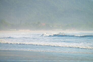 هتل Chales Four Seasons