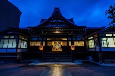 پانسیون Temple Hotel Takayama Zenkoji