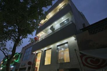 בית מלון כפרי Treebo The Vantage