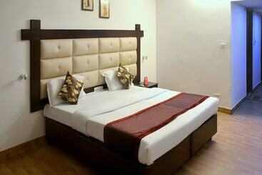 Hotel Tarang Banquets & Conference Centre