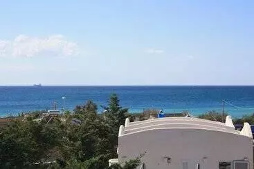 Hostal Morello Beach