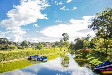 ویلا La Herencia