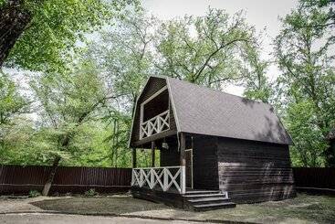 Retkeilymaja Izumrud