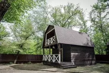 Retkeilymaja Izumrud