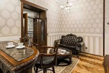 Turistihuoneistot Exclusive Royal Apartments