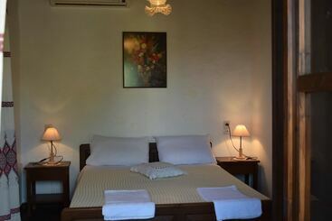 پانسیون Eirini's Stone House