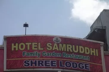 Hotel Samruddhi And Shree Inn Lodge
