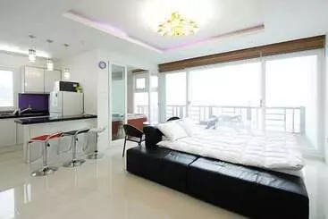 Pohang Sea Shore Pension