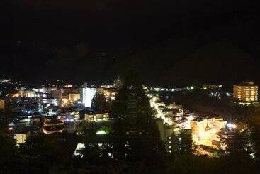 ריוקאן Yuraginosato Hidasanso