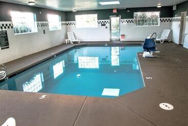 ホテル The Ashley Inn & Suites