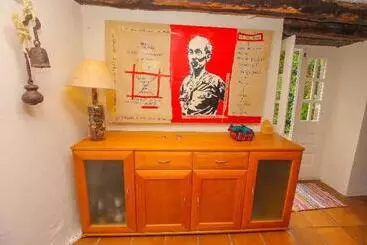 Majatalo Madeira Surf Lodge