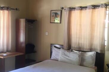 Отель Laphroiag Luxury Chalets