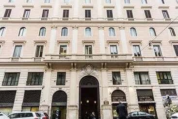 پانسیون Queen Palace Suites