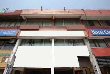 هتل Absolute Comfort By Oyo Rooms