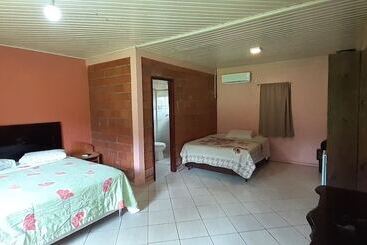 فندق فئة نجمة واحدة Refúgio Do Lago