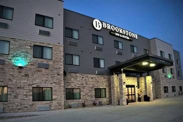 Отель Brookstone Inn & Suites