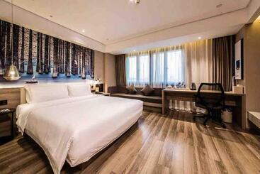 בית מלון כפרי Ningbo Tianyi Square Atour