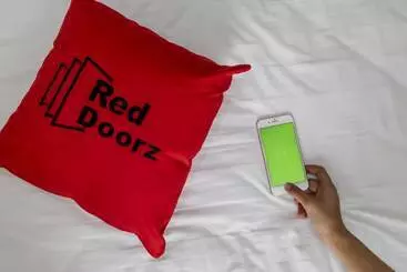 Panzió Reddoorz Apartemen @ Grand Sentraland Karawang