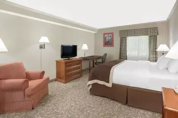 Отель Baymont By Wyndham Jackson