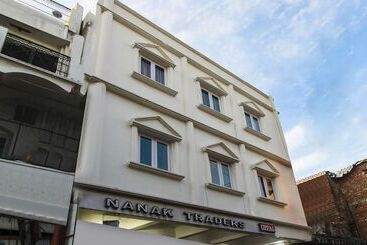 Itsy Hotels Royal Monarch