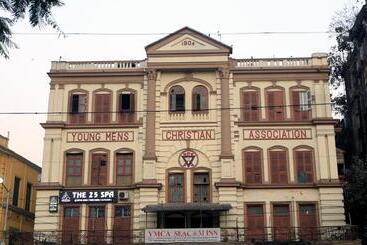 هتل Ymca Seacom Inn