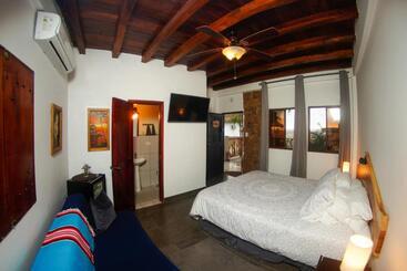 Пансион Tres Palmas