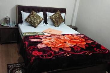 تختخواب و صبحانه Honix Residency