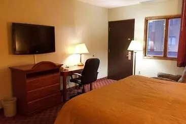 ホテル Badlands Inn & Suites