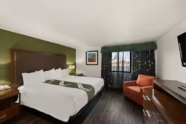 فندق Quality Inn & Suites Near I480 And I29
