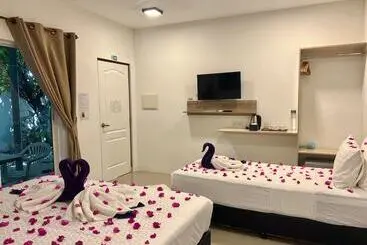 هتل Lagoon Villa Thoddoo