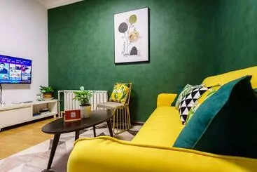 Hotel Xinyuju · Park Next To The Two Chic Sun Square Botanical Garden Wanxiang Integration