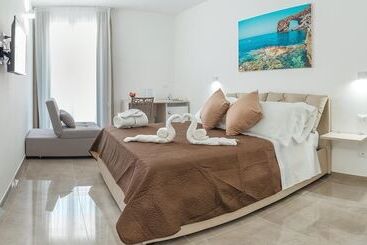 Bed and Breakfast Mediterraneo Palace Luxury Affittacamere