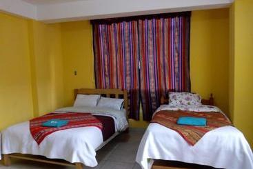 مبيت وإفطار Shumak Alpamayo Hostal Huaraz